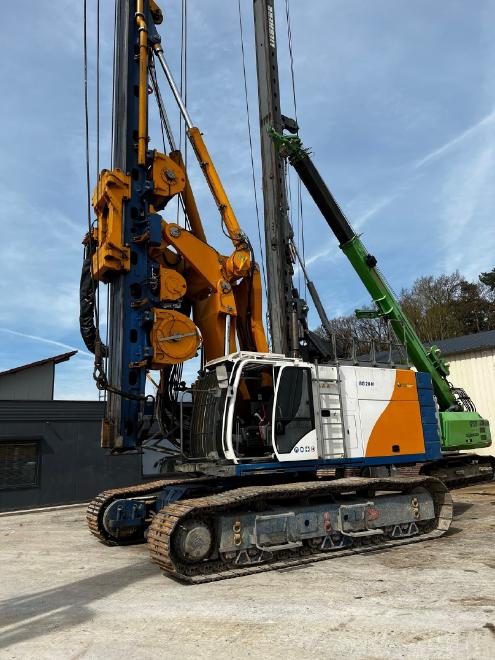 Bauer BG 28 H Vertical drilling rig buy used in Bavaria | Machinerypark