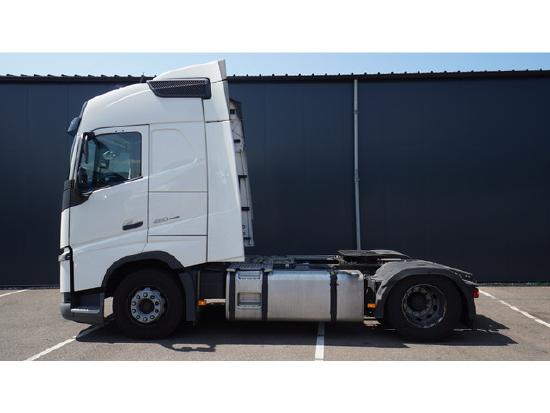 Volvo FH 460 EURO 6 GLOBETROTTER 696.000KM