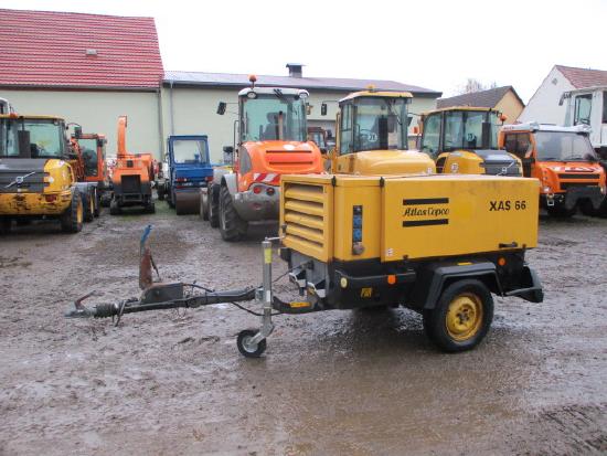 Atlas Copco XAS 66 mit Stromgerator