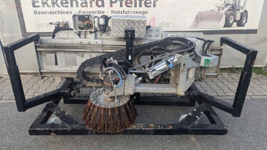 WKB Wildkrautbesen Trilety für Unimog gebraucht