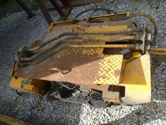 Bauer BG 7/9, Unterwagenhydraulik