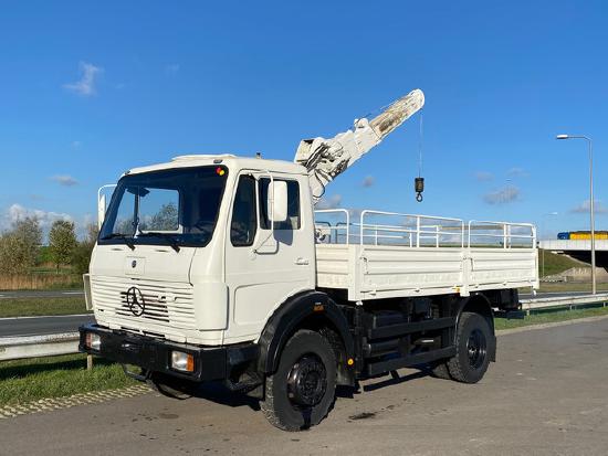 1017 4x4 truck with crane Atlas