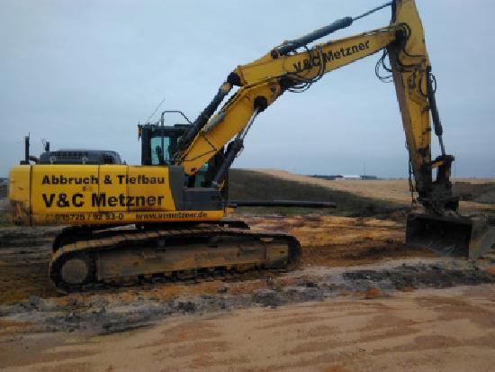 New Holland E 265 C