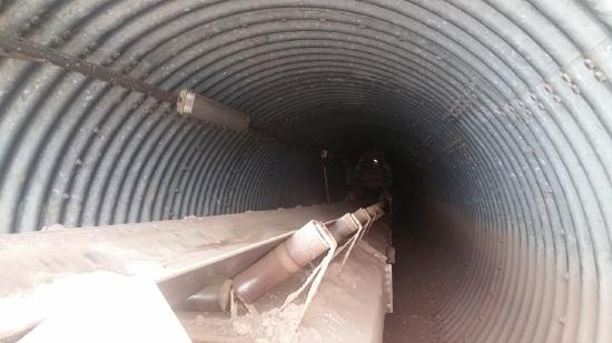 Rohkiestunnel mit Abzugsband
