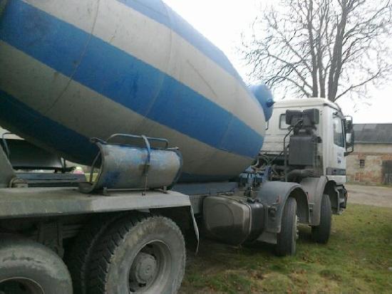 Mercedes Benz 3235 Stetter 9m3