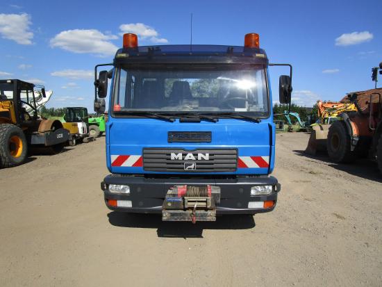 MAN LE 220 C