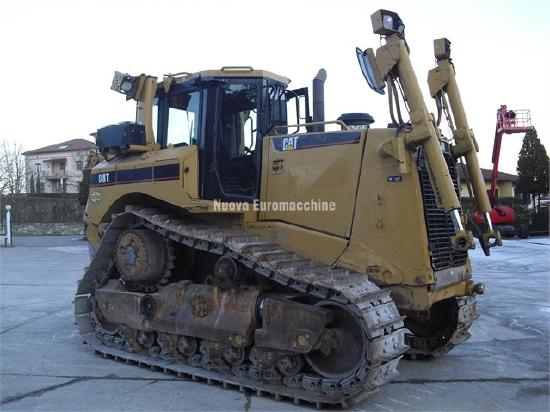 Caterpillar D8T
