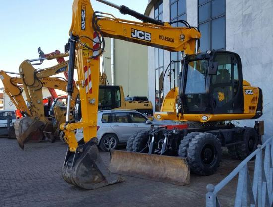 JCB JS145w