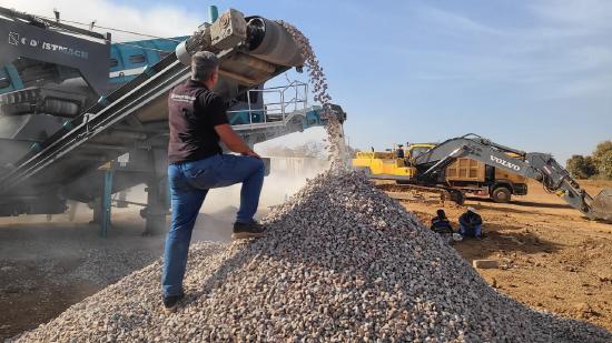 Constmach JC-1 Rock Crusher