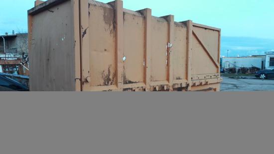 Müllcontainerpresse