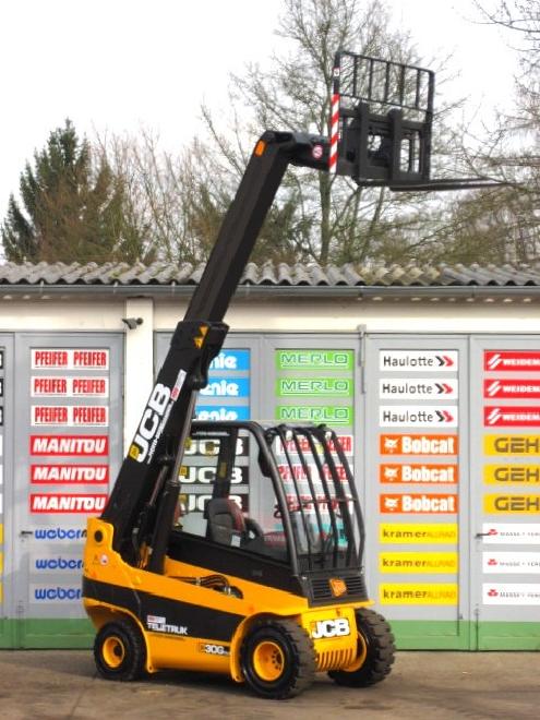 JCB TELETRUCK TLT 30 G - 4.4m / 3t.