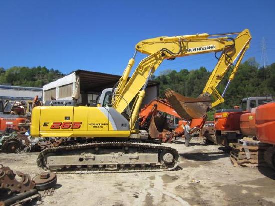 New Holland E 265