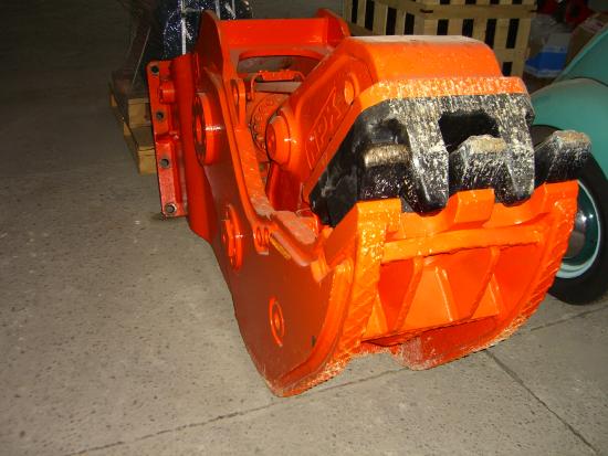 NPK G-18JX Pulverisierer
