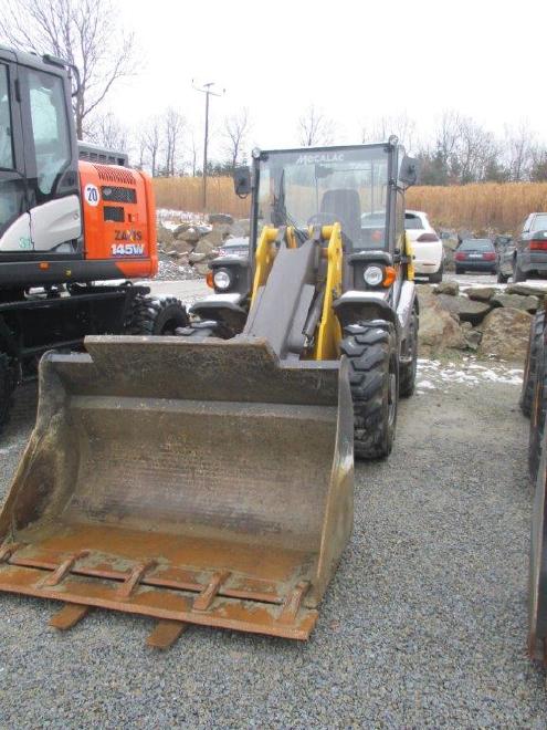Mecalac AX700-2