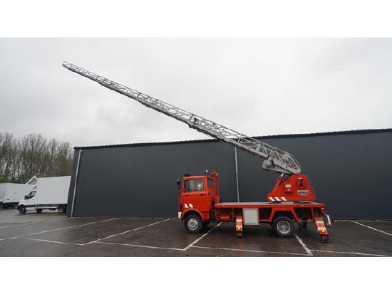 809 FIRE LADDER TRUCK 13.100KM MANUAL GEARBOX