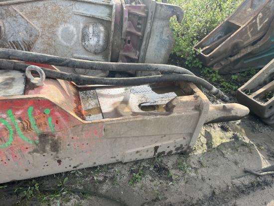 Caterpillar H 90 / Rammer