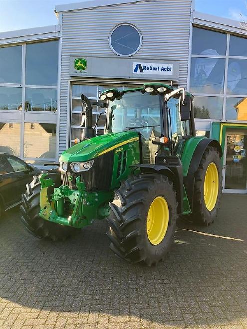 John Deere 6090M