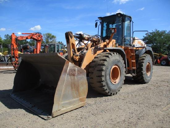Case 921 E