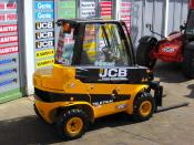JCB TELETRUK TLT 30 D 4x4 - 4.4m / 3.0t SEITENSCH.