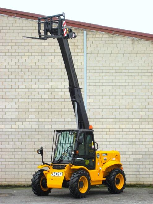 JCB 520 - 50 ** 4x4x4 - 5.1m / 2t. ** vgl. 25.6